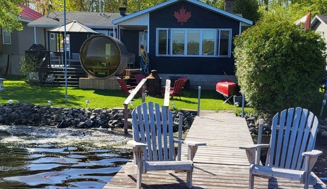 Rideau River Retreat - Waterfront Home