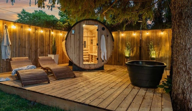 River Retreat | Spa + Waterfront + Fire + Sauna