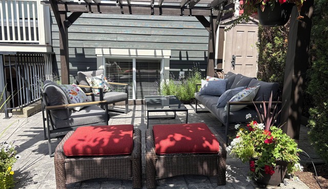 River Walk Peaceful Suite in Fort Langley 1 Bed, 1 Bath, Sleeps 4