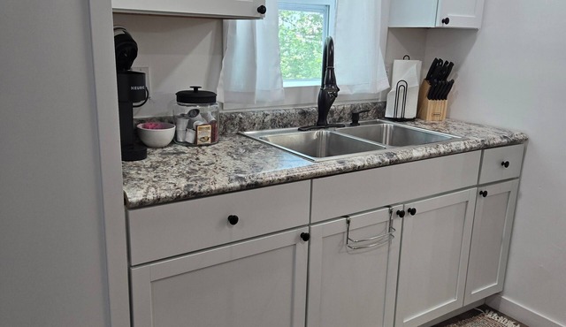 Riverview Studio Apartment. Weekly/Monthly Discounts! Wifi. Convenient Location. in Mount Vernon