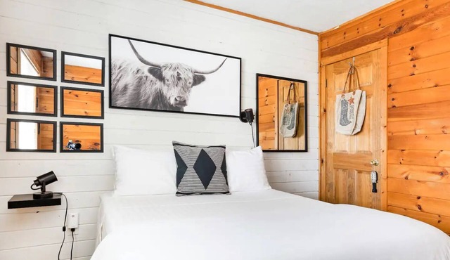 Romantic Pet Friendly Cottage