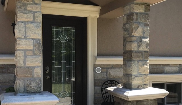 Romantic Studio Hideaway Heated Pool Option