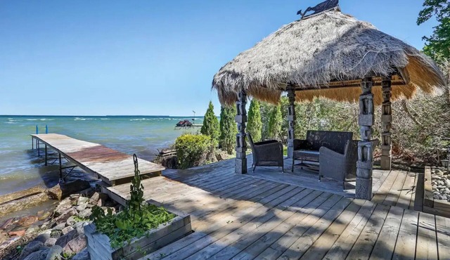 Rustic Chic 4BR Lakehouse | Hot Tub, Ice Fishing