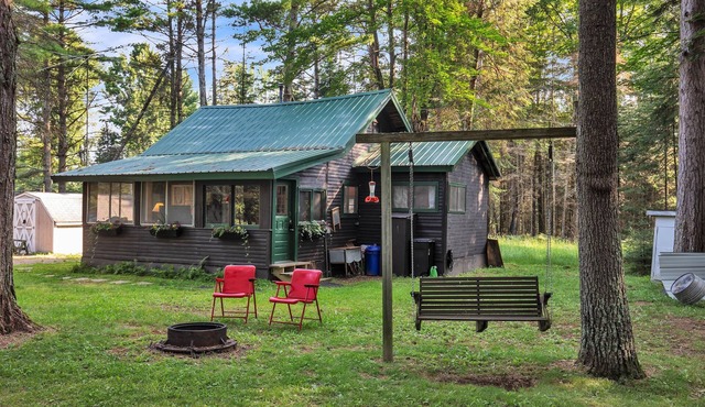 Rustic Willow Retreat - Outdoor Adventures by RedAwning in Hazelhurst