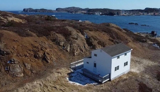 Salty B'y Cottage