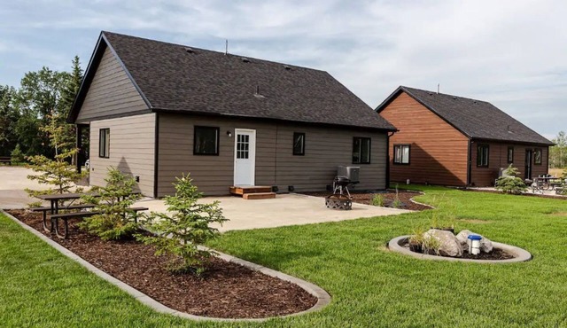 Scenic and Peaceful St.Malo Cabin - Cabin 12