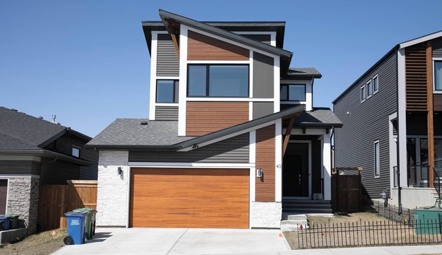 Scenic Cochrane Family Home