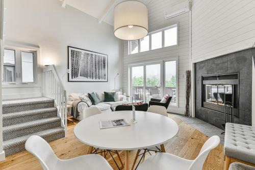 Scenic Condo Overlooking Mont Tremblant and the Lake