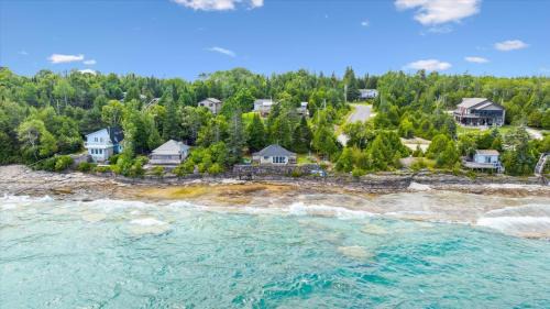 Seafari Stone Cottage - Georgian Bay