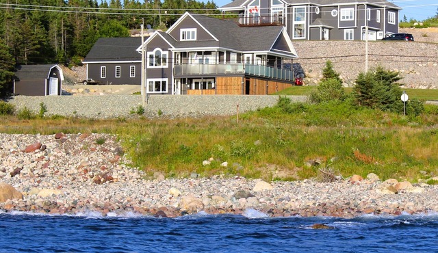 Seal Cove B&B - Entire 2 Bedroom Ocean View Apartment- ATV Trail- Heated Floors