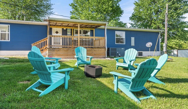 Serenity Haven: Tranquil Retreat Near Patoka Lake - Pet Friendly