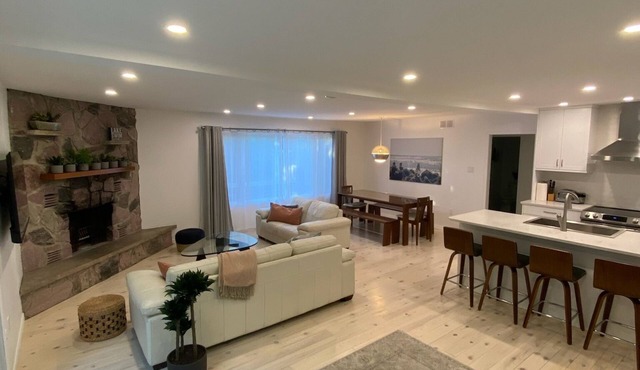 Ski chalet right on ski club property!