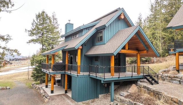 Ski In & Out Right from your Private Hot Tub