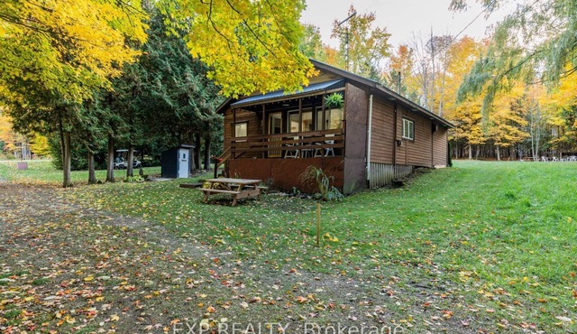 Ski season rental. Cabin located 10 min drive from Beaver Valley Ski club