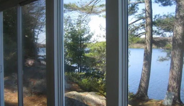 sleep 22, 10 br 7 baths, hot tub, lakefront, view