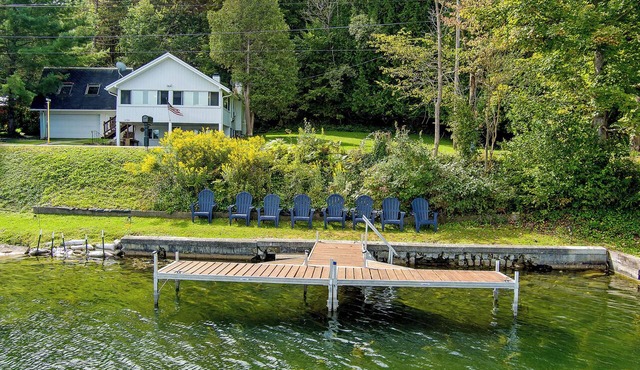 Sleeps 12, Beautiful Lakefront Getaway - Private Dock, Colgate Weekend Favorite