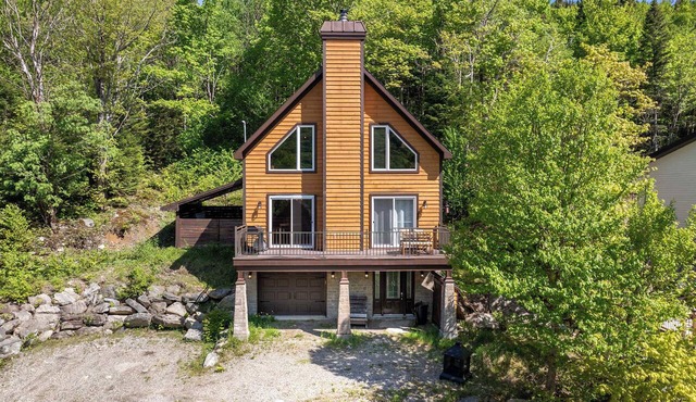 Spa, Pool table, Mountain | Chalet Avalanche