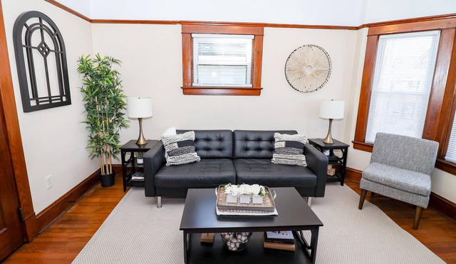 Spacious 2BR Near Cleveland Hospitals Travel Pros