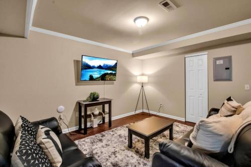 Spacious 3 bed 3 bath Apartment No stairs