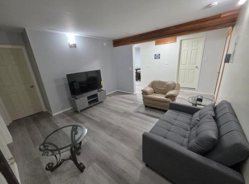 Spacious 3-Bedroom Private Guest Suite
