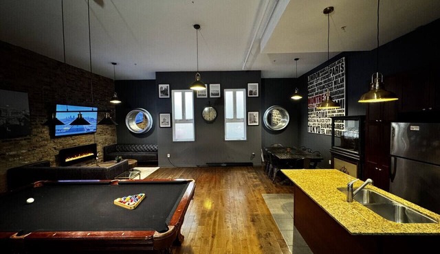 Spacious 4 BR 2 Floors unit in Old Montreal