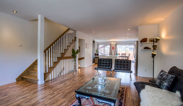 Spacious 5BR Home Near Downtown & Bell Centre | Free Parking for 2 Cars