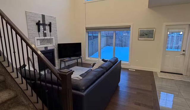 Spacious, Beautiful Home in Quiet, Scenic Beaumont