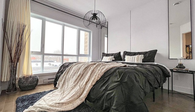 ★Spacious*Business suite 1BR+den*24/7 Gym*Terrace★