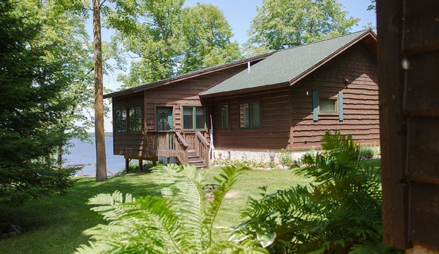 Spacious cabin on Big Sandy