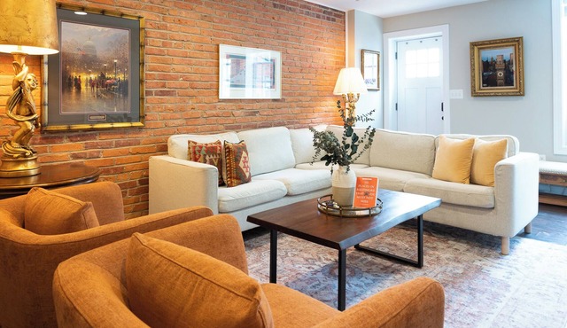 Spacious Fed Hill Home w/Rooftop & 4 Parking Spots