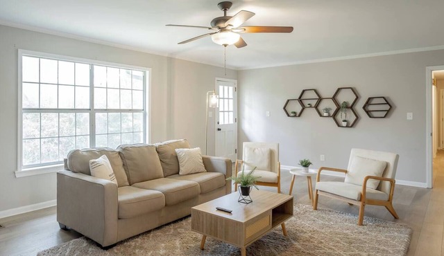 Spacious Group Getaway in Ooltewah