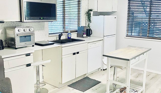 Sparkling Modern Kitchenette Suite Close to Nature