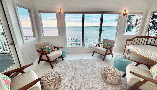 Spectacular Suttons Bay Stay - Game Room, Kayaks, Pizza Oven & More!