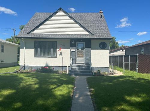 Spotless 4 Bedrooms 4 Beds Sleep 8 in Winnipeg