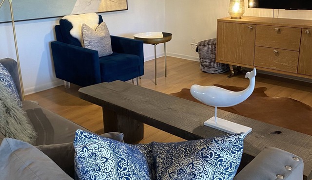 ST SAUVEUR VILLAGE -spacious-1000 sq.ft. - close to all…ski till May 18!