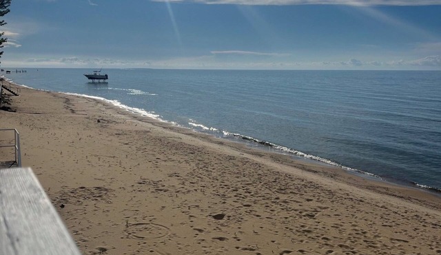 Steps away to sub sugar sandy beach - sleeps 6