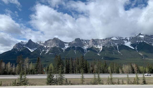 Steps to Banff National Park l Mountain Getaway