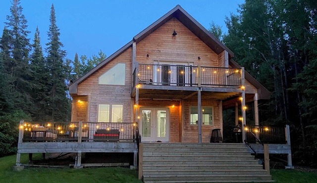 Still Cove Point: Luxury Waterfront Cabin