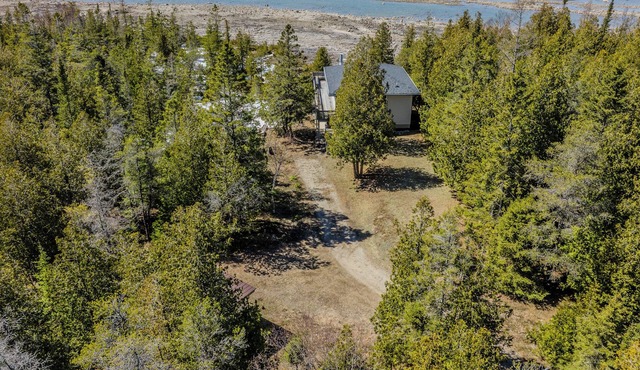 Stonehenge Tobermory - Rustic Waterfront Retreat