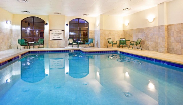 Studio | Free Breakfast. Indoor Pool & Gym.