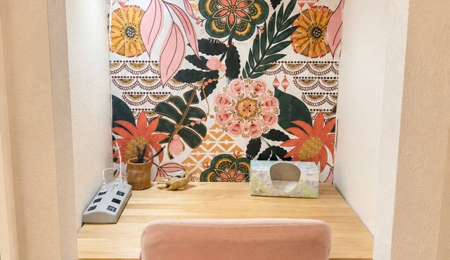 Studio with Fireplace + bonus lounge & work area- fenced yard. in Lawrence