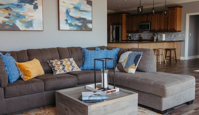 Stunner Golf Course View | Walkable to Club House in Marion