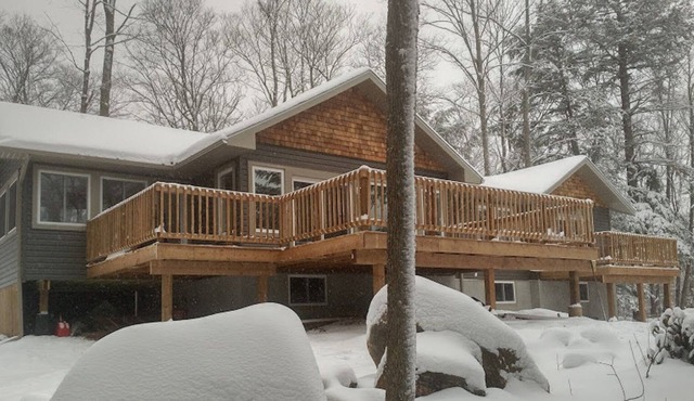 Stunning 4 Season Cottage on West Lake!