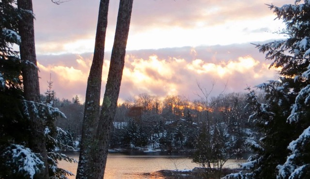 Stunning Lakeside Winter Wonderland Retreat only 35 min. from Ottawa