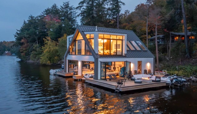 Stunning Muskoka 5-star Family Compound