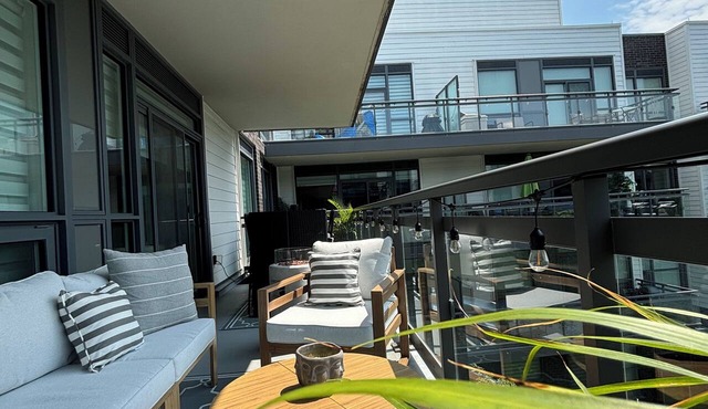 StunningStayz Luxury 2 King Beds Friday Harbour Resort Lake Simcoe GOLF & BOAT