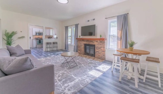 Stylish 2BR Home next to the Mississippi River in Champlin