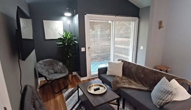 Stylish home, perfect to explore Ottawa