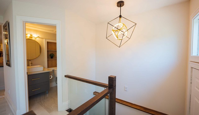 Stylish Luxe 3 BR Villa - Dufferin