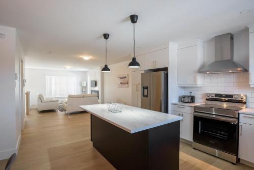 Stylish, Modern 3BR in Moncton